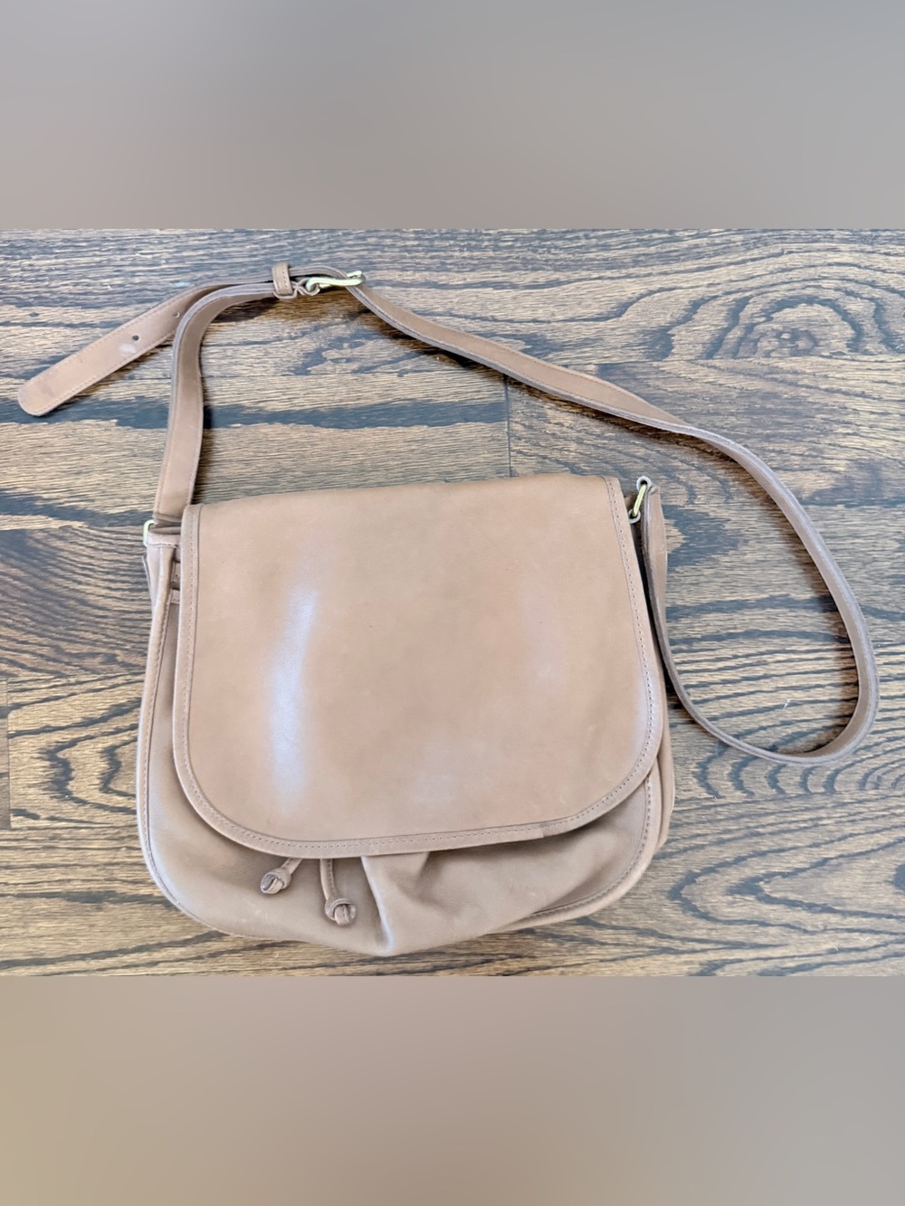Vintage Coach 4050 Shoulder Bag - British Tan